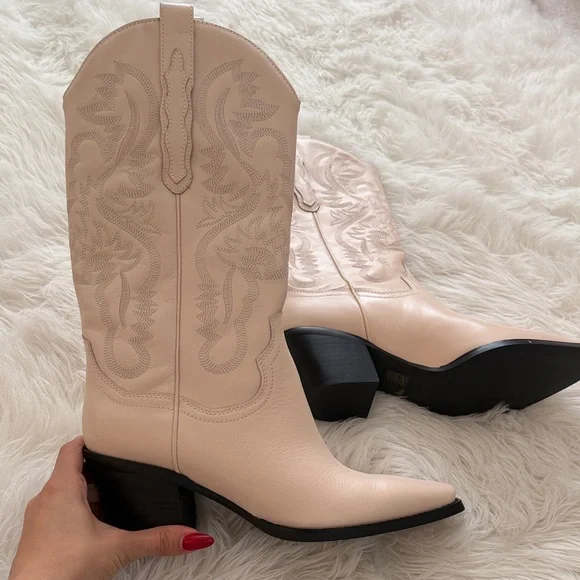 Jeffrey Campbell Cream Heeled Boots - Picture 5 of 11